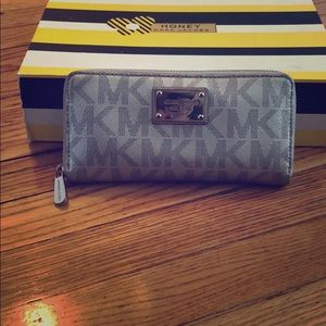 Michael Kors wallet